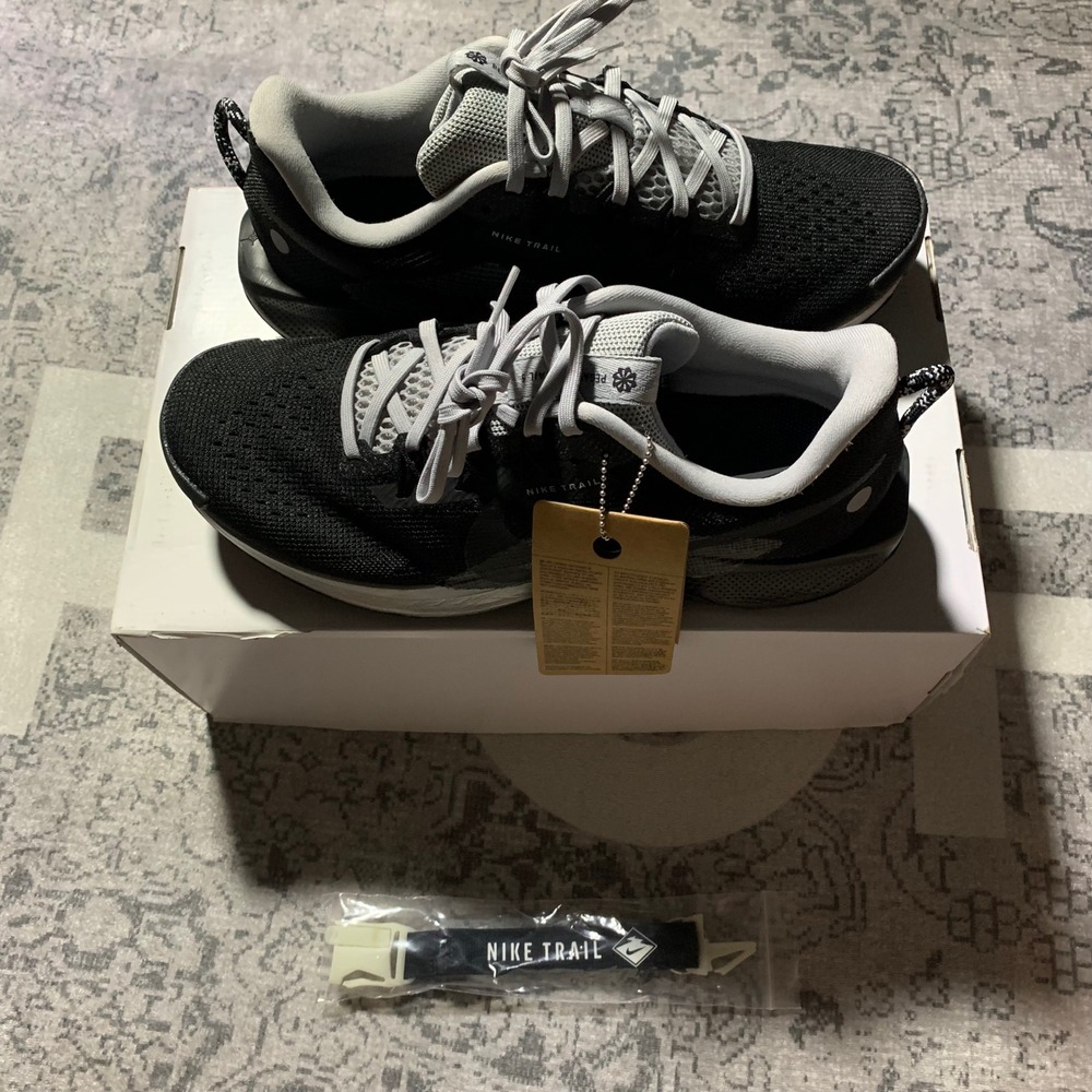 Nike Pegasus Trail 5 Wide NBY Womens 10 BlackSilver New HV0655-900 Running Shoes